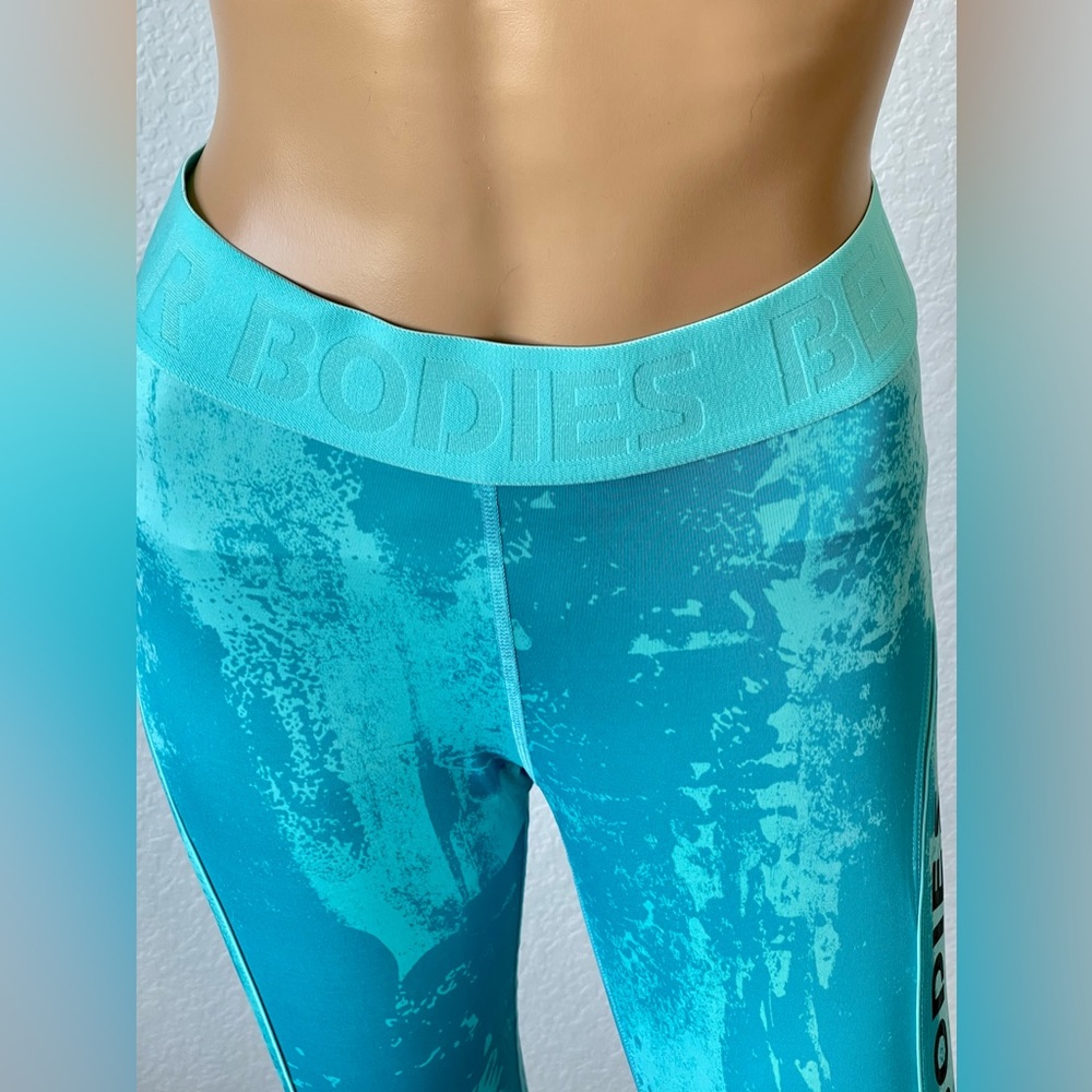 BETTER BODIES Leggings. Size (L) Color: Aqua. Very Comfy Leggings.